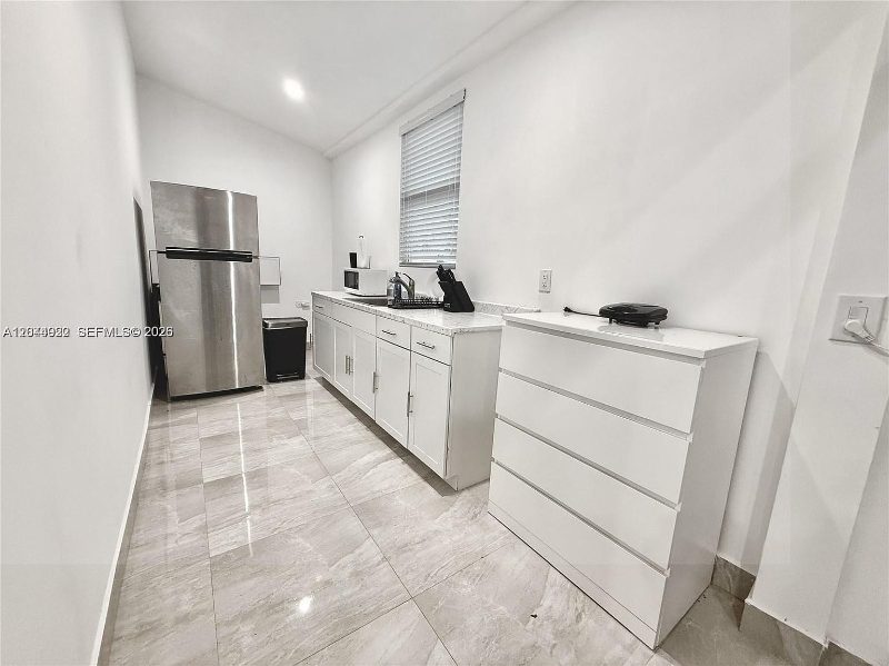 Kitchenette at Recover at Monarch, 947 NE 149th St, Miami